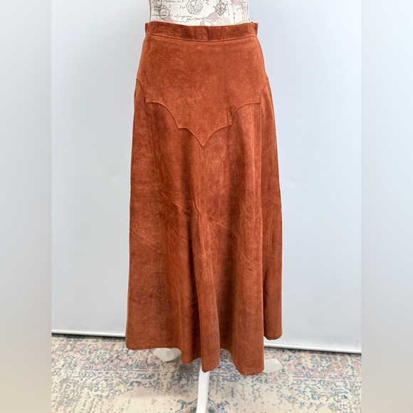PHOENIX FRONTIER COLLECTION Vintage camel suede maxi skirt size 6. - Picture 1 of 10